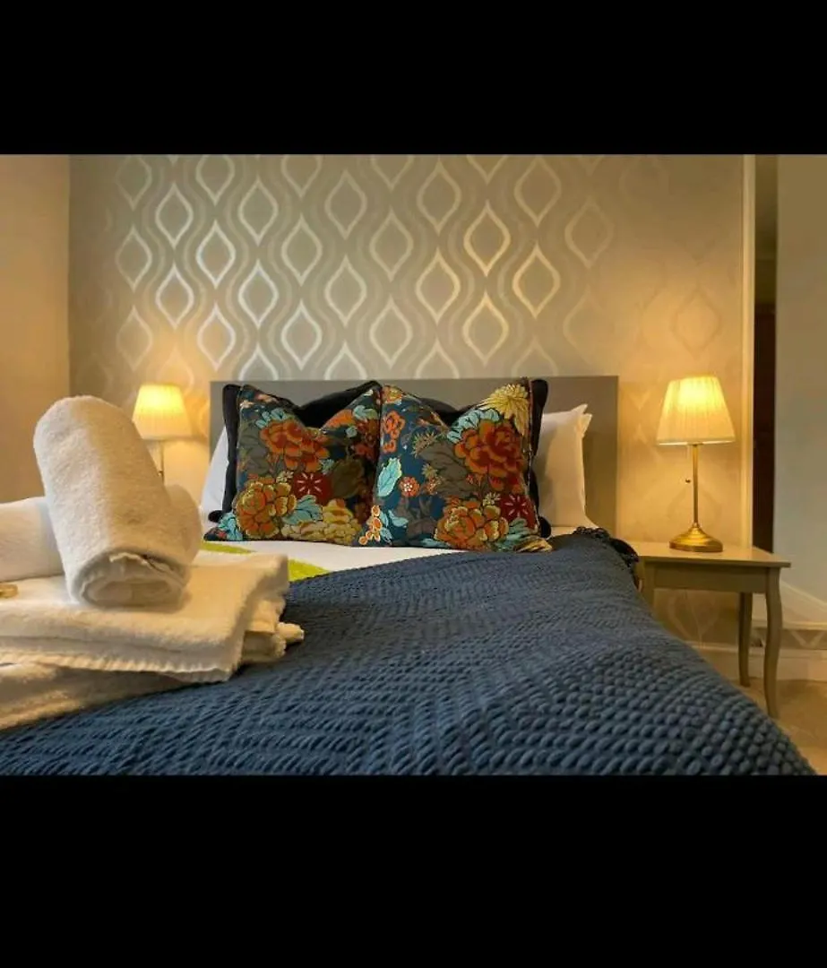 The Regal Penarth Seaside Town Villa Cardiff 0*,  United Kingdom