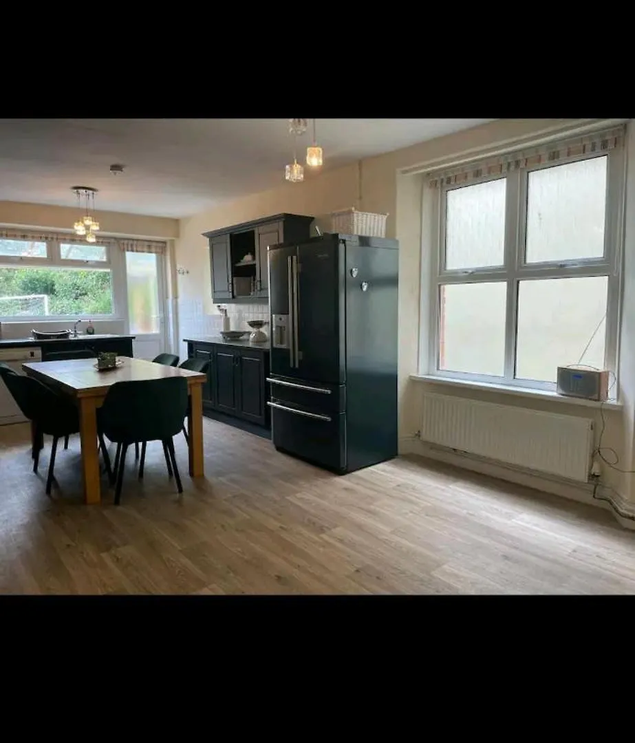 The Regal Penarth Seaside Town Villa Cardiff 0*,  United Kingdom